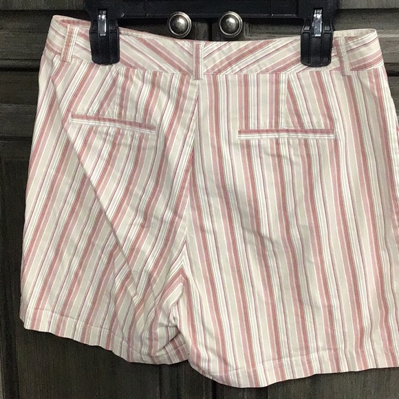 Dockers women’s 🩳 shorts - Picture 3 of 4